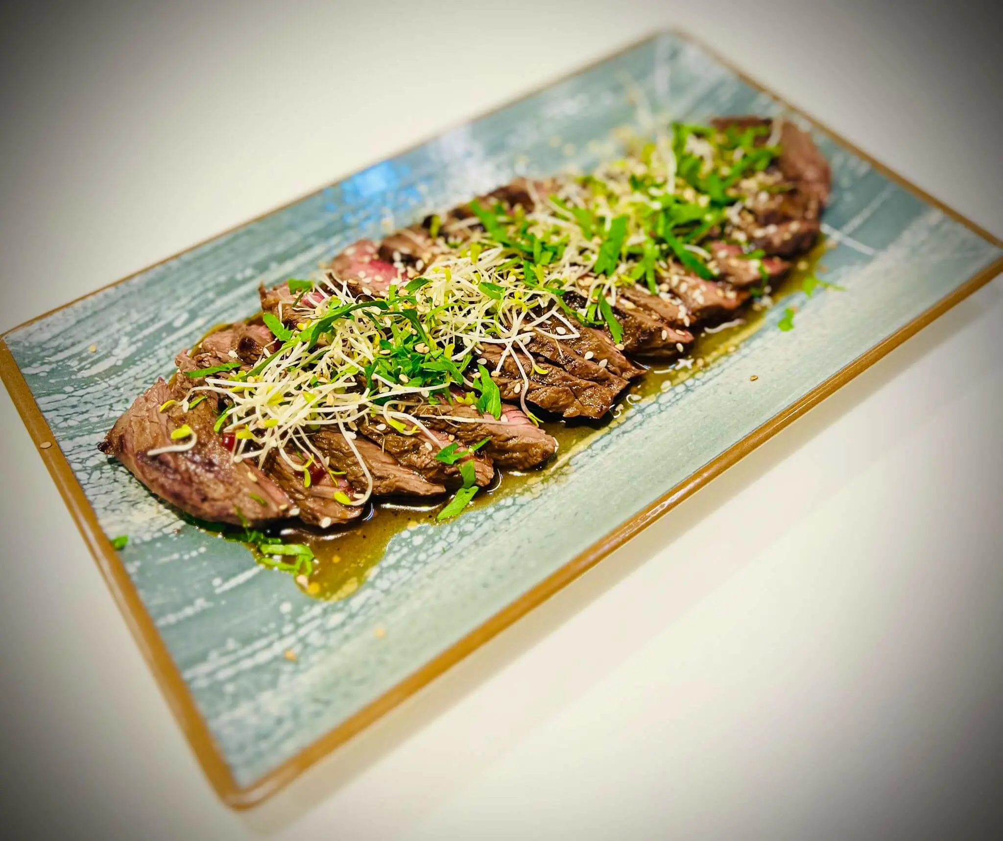 Tataki di manzo con salsa asiatica